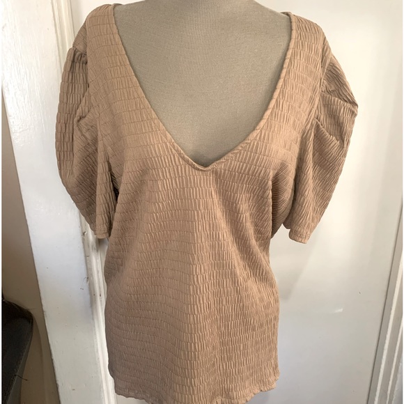 a new day Tops - NWOT Puffed sleeve top